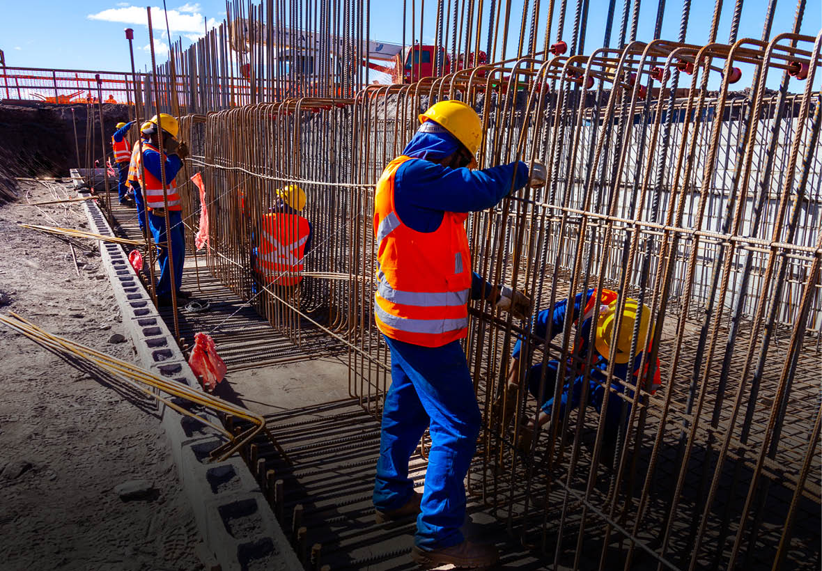 Large construction, bridges, buildings, industry execution of the foundation and concreting 