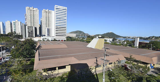 Data: 30 07 2015 - ES - Vitória - Área pertencente ao banco do Brasil na Praia do Suá será leiolada - Editoria: Economia - Foto: Vitor Jubini - GZ