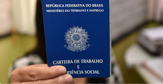 Data: 21 08 2020 - ES - Vitória - Carteira de trabalho e previdência social - Editoria: Economia - Foto: Fernando Madeira - GZ